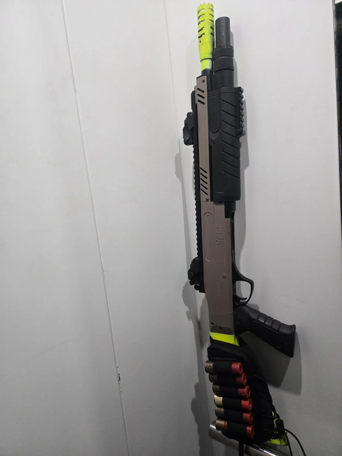 Réplica shotgun Fabarm profissional SFT-12 — Shotguns — Airsoft Market PT (foto 4)