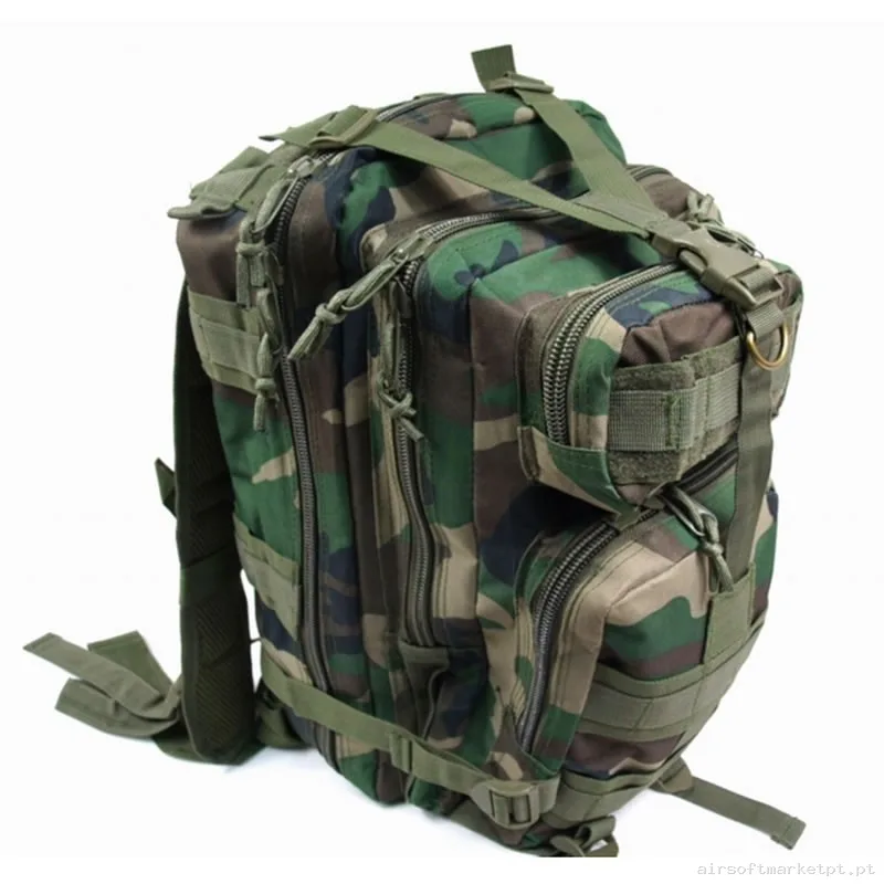MOCHILA COMPACT ASSAULT 25L WOODLAND — Sacos & Mochilas — Airsoft Market PT