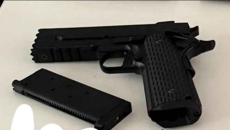 Arma airsoft full metal — Pistolas — Airsoft Market PT