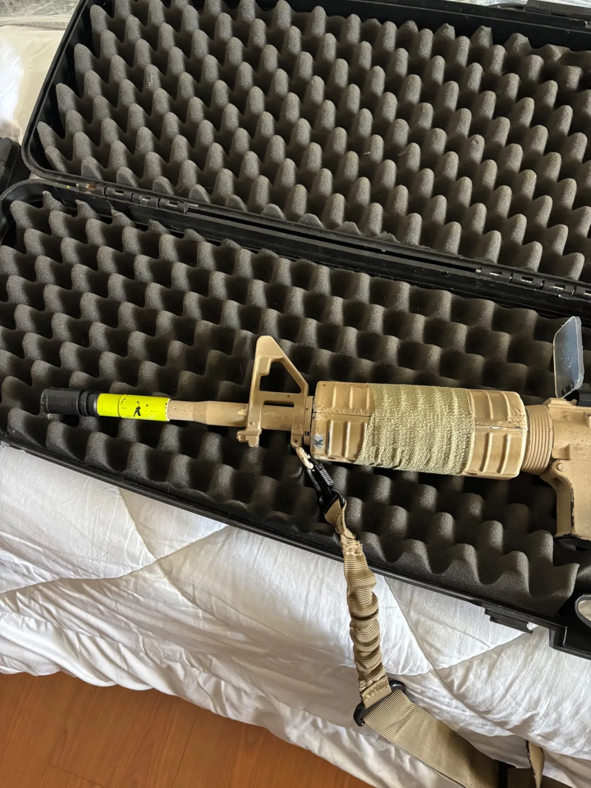 M4A1 ICS Airsoft (Split Gearbox) + Mira Red/Green Dot + Coronha Evolution
