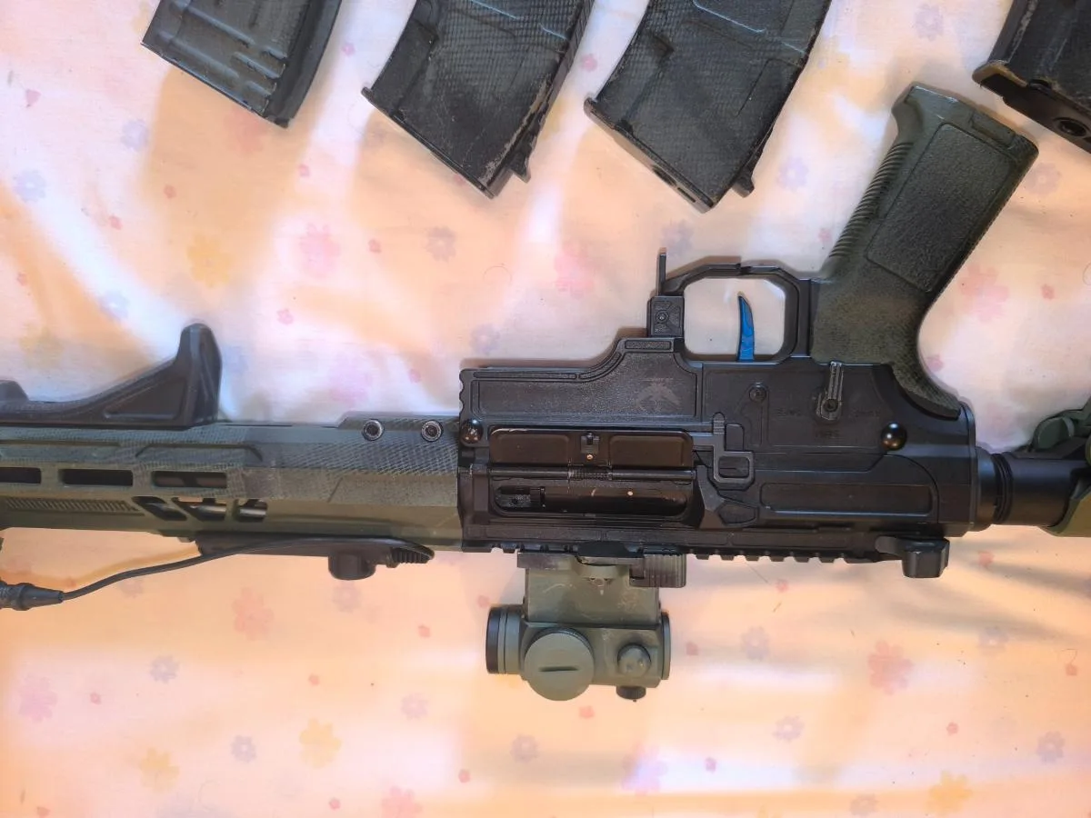 Double eagle AEG — Rifles de Assalto (AR/M4/AK) — Airsoft Market PT (foto 2)