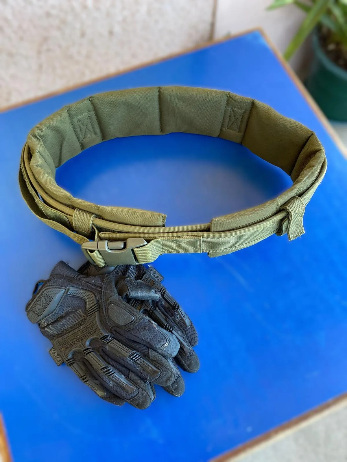Colete Plate Carrier Invader gear e outros equipamentos