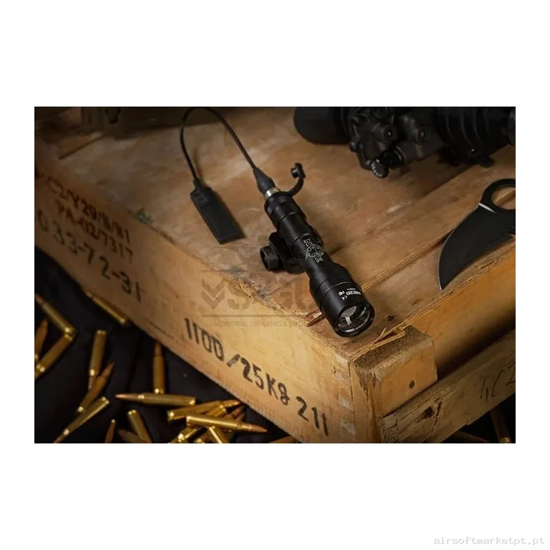 Linterna M600c Ultra 450 Lumenes Scout Weaponlight Negra - Night Evolution — Lanternas & Lasers — Airsoft Market PT (foto 2)