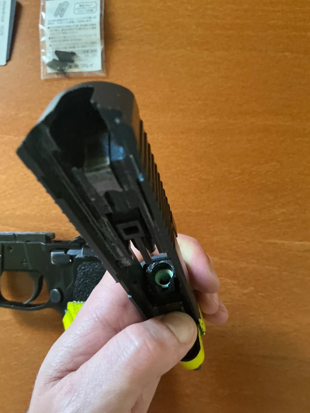 Tokyo Marui SIG Sauer P226 E2 GBB — Pistolas — Airsoft Market PT (foto 4)