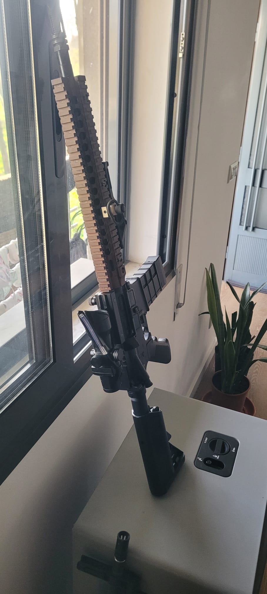 KJW M4 GBB — Rifles de Assalto (AR/M4/AK) — Airsoft Market PT (foto 9)