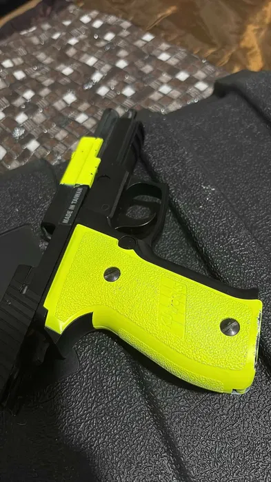 P226 – KJWorks - Com 3 Carregadores