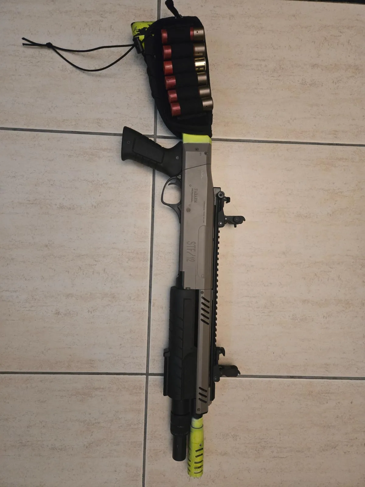 Réplica shotgun Fabarm profissional SFT-12 — Shotguns — Airsoft Market PT