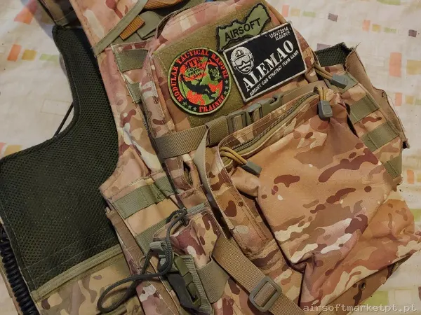 Ares AM-013 preta, mais varios materiais — Rifles de Assalto (AR/M4/AK) — Airsoft Market PT
