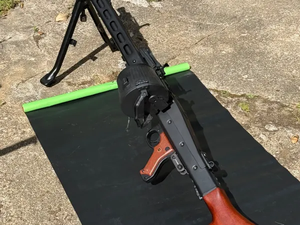 Réplica MG-42