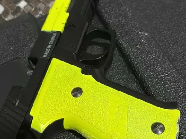 P226 – KJWorks - Com 3 Carregadores