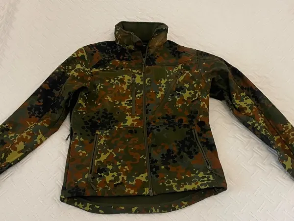 Softshel Flecktarn — Vestuário (Fardas) — Airsoft Market PT